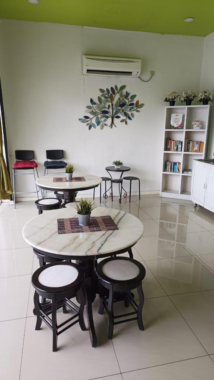 Olive 2* Johor Bahru